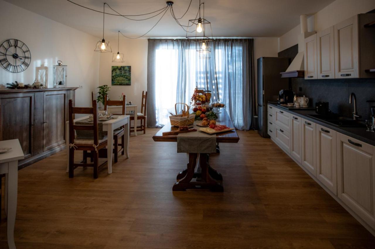 B&B Quattro Stagioni Charme And Wellness Besnate Zewnętrze zdjęcie