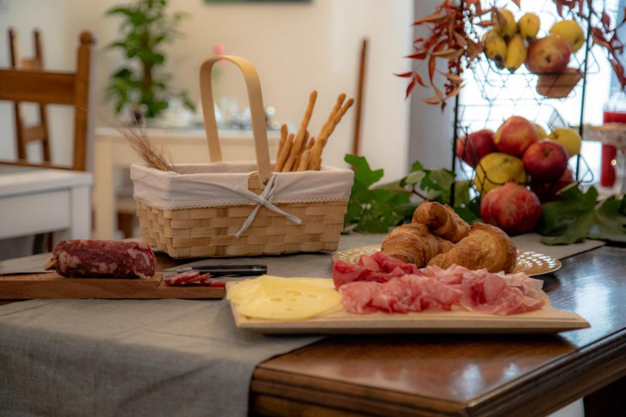 B&B Quattro Stagioni Charme And Wellness Besnate Zewnętrze zdjęcie